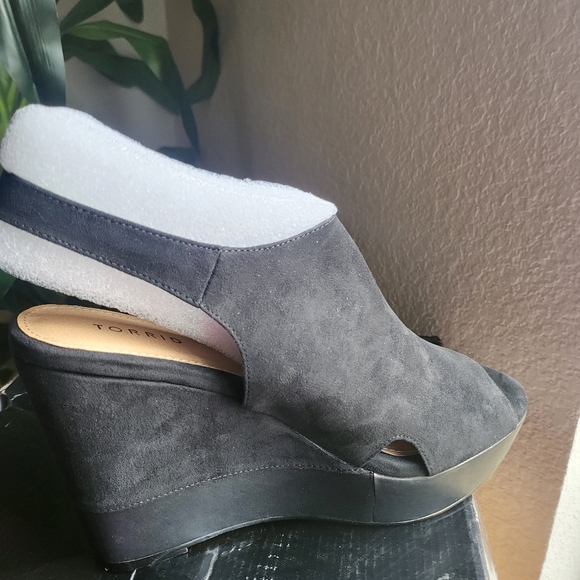 Black Torrid booties size 11 / Suede Leather / Open Toe / Platform Heels / - Picture 5 of 8